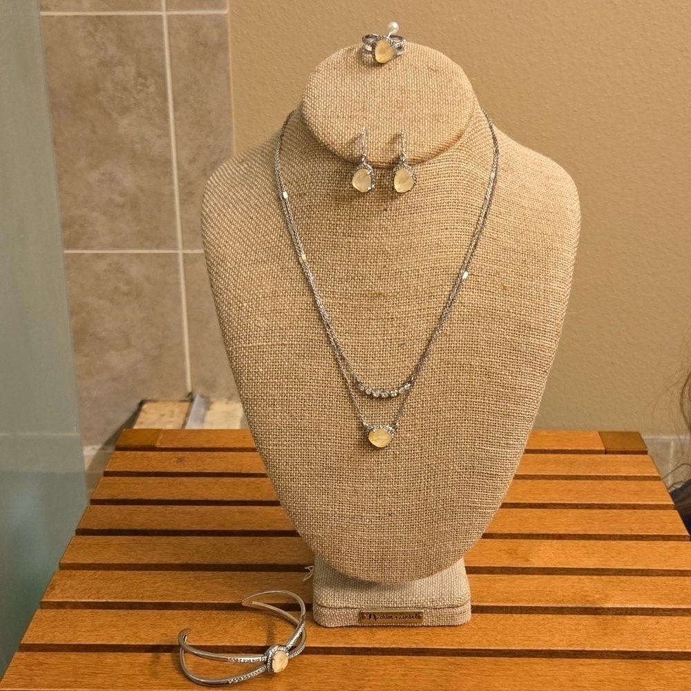 Chloe Isabel Bianca Collection Jewelry Set